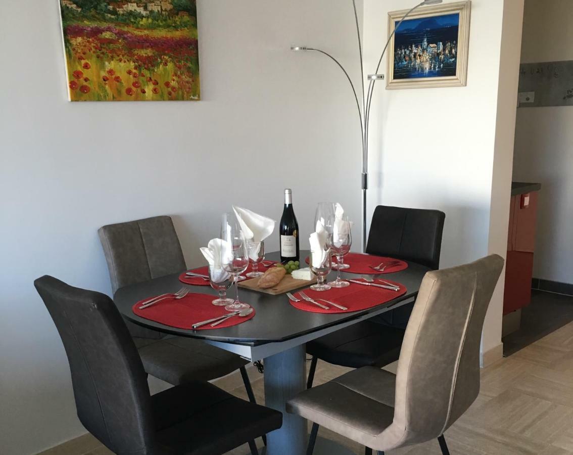 French Riviera Condo 4 Rent In Marina Baie Des Anges 卢贝新城 外观 照片